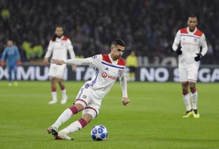 表现迅速崭 表现迅速崭